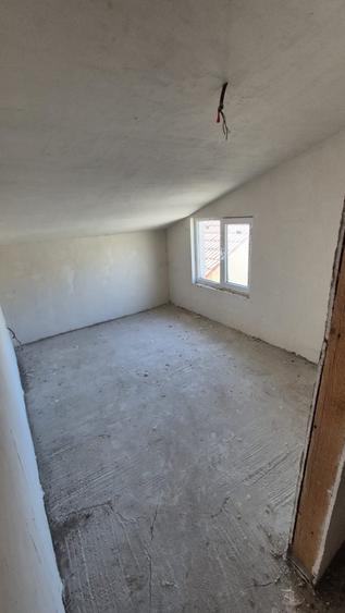 Casă individuală cu 4 camere cu Teren 229 Mp în Tolstoi
