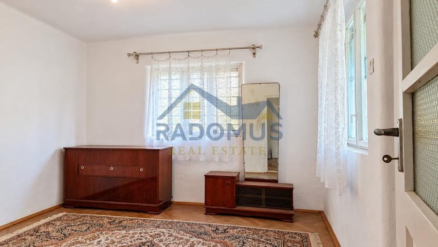 Casă individuală cu 7 camere cu Canalizare în Bărcănești