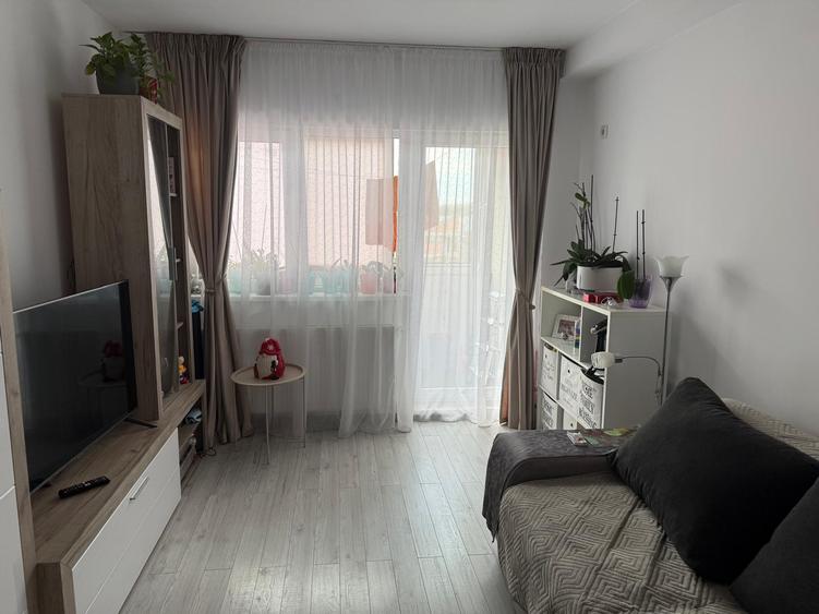 Apartament cu 3 camere decomandat în Prelungirea Ghencea