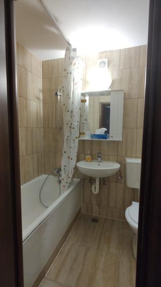 Apartament cu 3 camere decomandat, mobilat în Drumul Taberei
