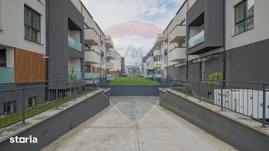 Apartament cu 2 camere decomandat, mobilat în Tractorul