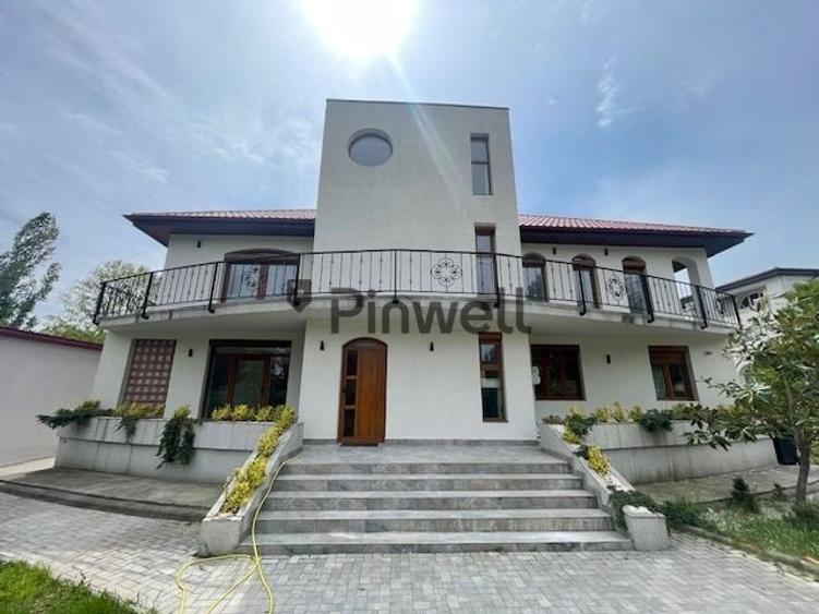 Casă individuală cu 10 camere cu Canalizare în Iancu Nicolae