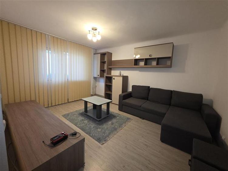 Garsonieră decomandată în Sărari