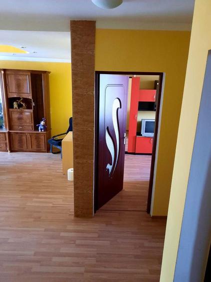 Casă cu 4 camere în Bărăștii Hațegului