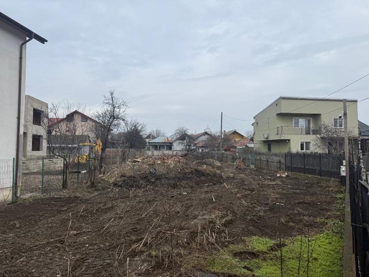 Teren Construcții intravilan de 1000 mp, în 23 August