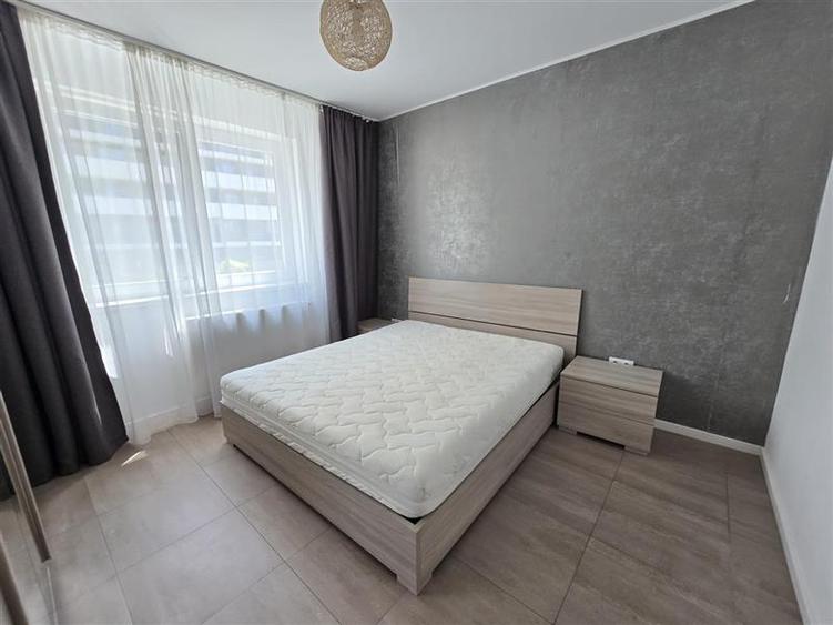 Apartament cu 2 camere decomandat, mobilat în Tractorul