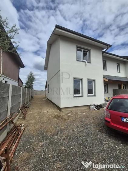 Casă cu 4 camere cu Teren 300 Mp în Moșnița Nouă