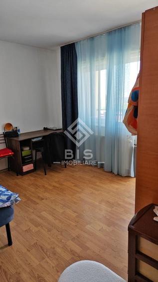 Apartament cu 3 camere decomandat în Bună Ziua