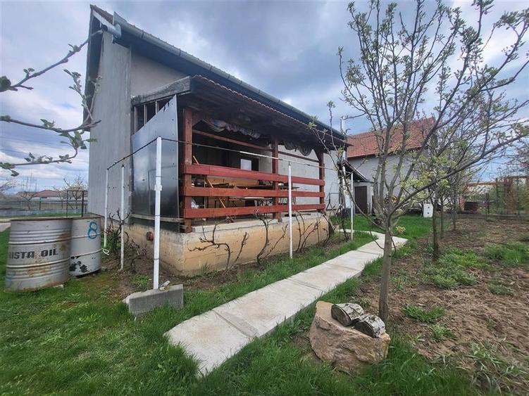 Casă cu 5 camere cu Teren 522 Mp în Sântandrei