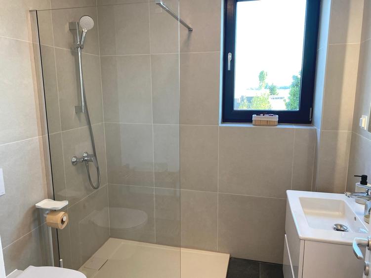 Casă cu 4 camere cu Canalizare în Voluntari