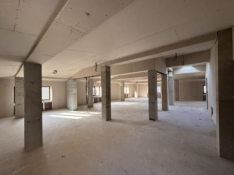 Casă cu 4 camere cu Teren 900 Mp în Central