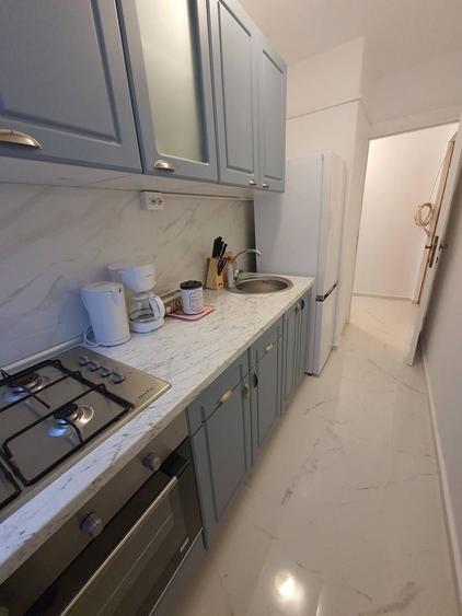 Apartament cu 2 camere semidecomandat, mobilat în Girocului