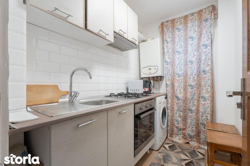 Apartament cu 3 camere decomandat, mobilat în Alexandru cel Bun