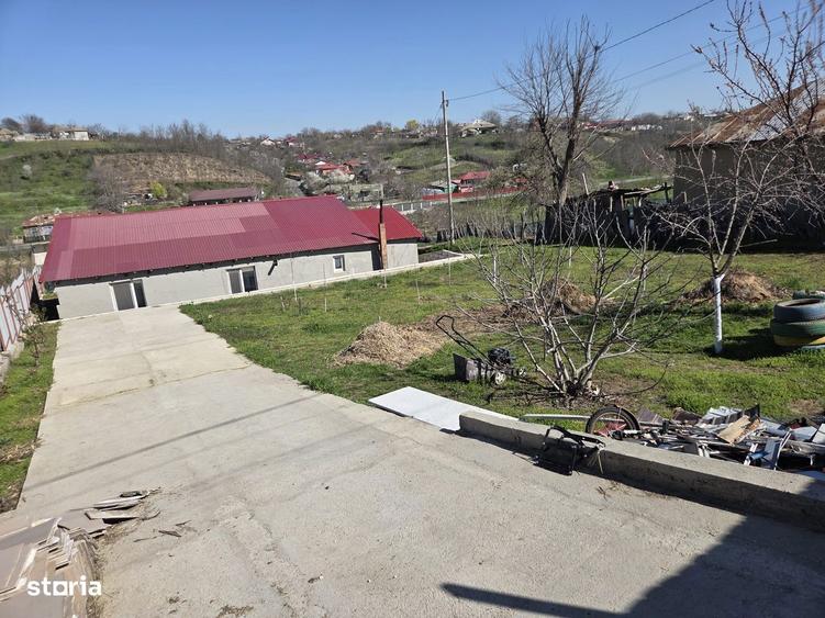 Casă cu 3 camere decomandat cu Teren 1020 Mp în Somova