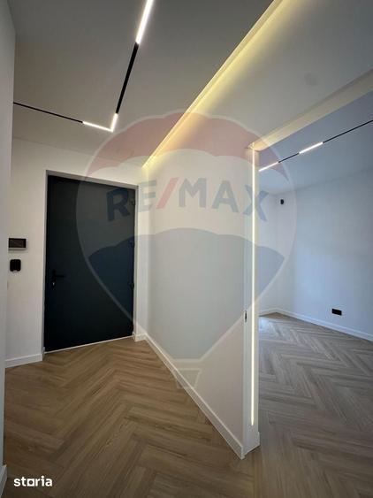 Casă cu 5 camere cu Teren 450 Mp în Tunari