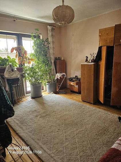 Casă cu 6 camere cu Teren 400 Mp în Central