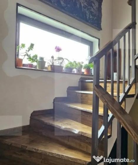 Casă cu 8 camere cu Teren 1200 Mp în Central