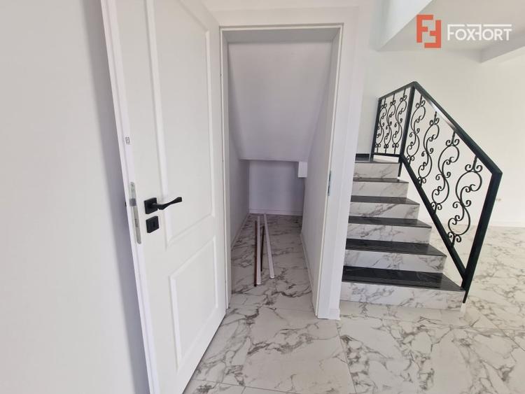 Duplex cu 3 camere cu Canalizare în Central