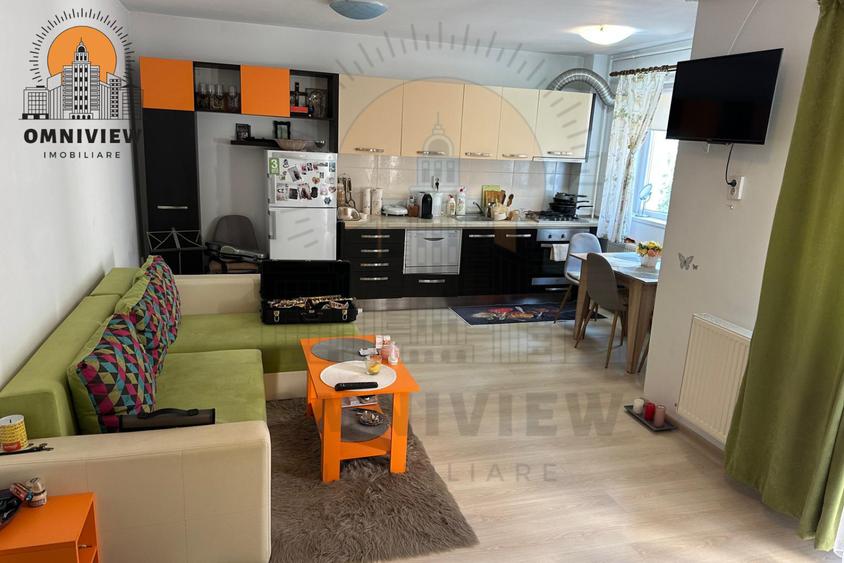 Apartament cu 2 camere decomandat în Tractorul