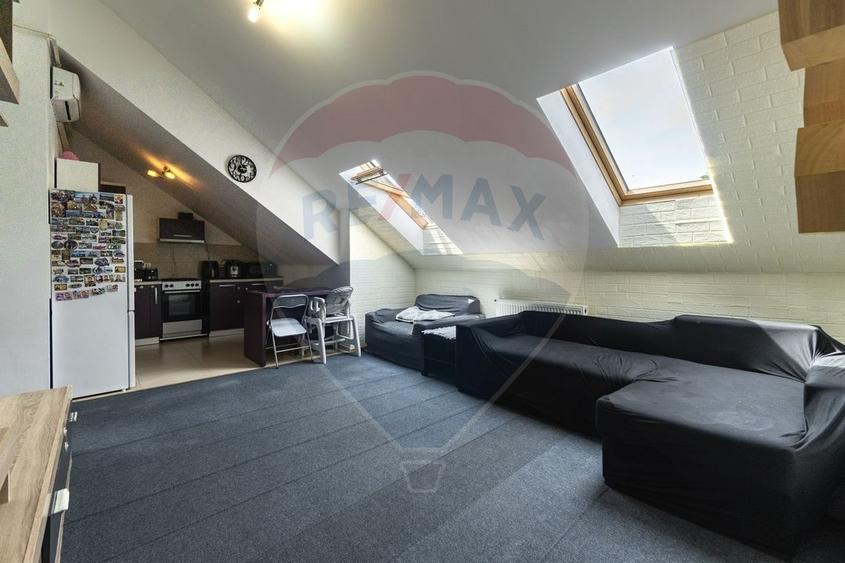 Apartament cu 3 camere decomandat, mobilat în Sânpetru