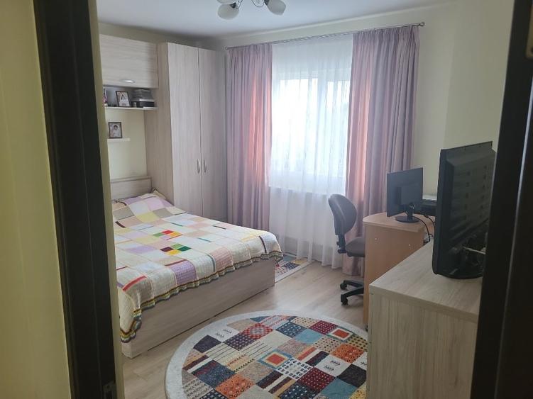 Casă cu 3 camere cu Canalizare în Central