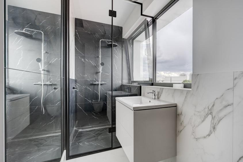 Penthouse cu 4 camere semidecomandat în Timpuri Noi