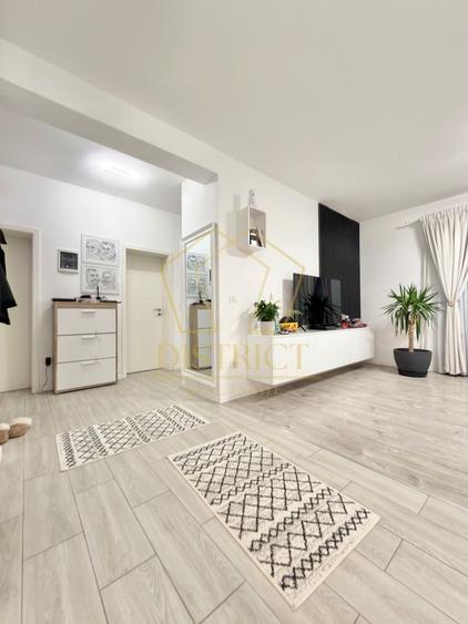 Apartament cu 3 camere semidecomandat, mobilat în Giroc