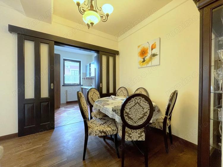 Apartament cu 3 camere semidecomandat în Mircea cel Bătrân