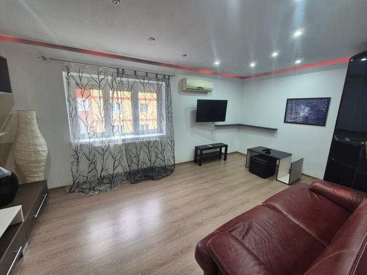 Apartament cu 2 camere decomandat, mobilat în Micro IV