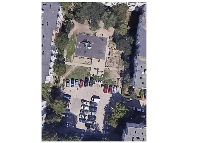 Apartament cu 3 camere decomandat, mobilat în Broșteni