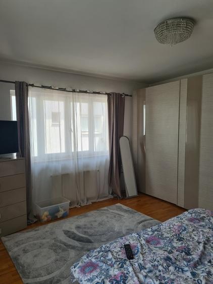 Casă cu 6 camere cu Teren 300 Mp în Herăstrău