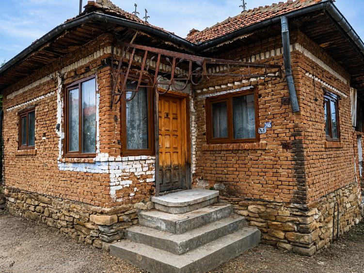 Casă cu 3 camere cu Teren 726 Mp în Boteni