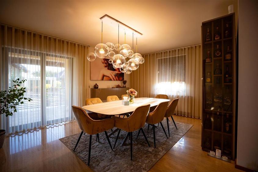 Casă cu 6 camere cu Teren 1700 Mp în Exterior Nord