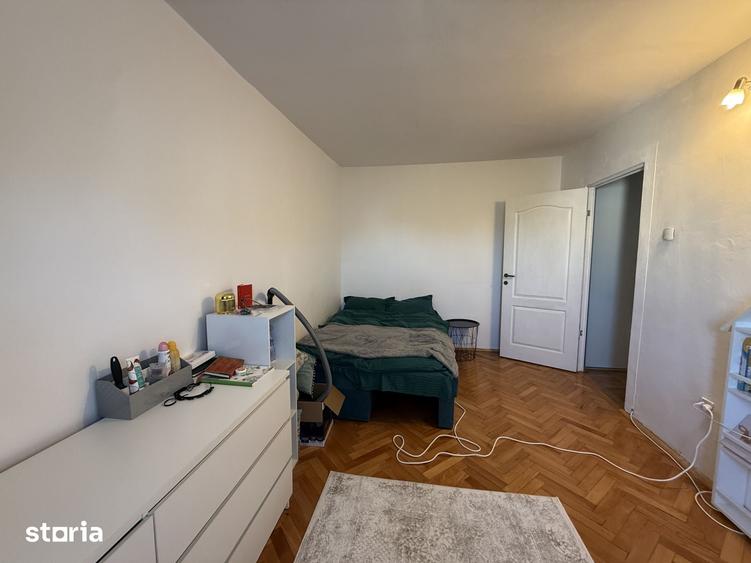 Apartament cu 2 camere semidecomandat în Girocului