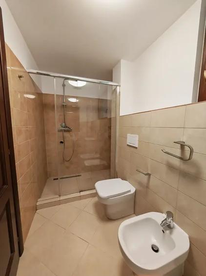 Apartament cu 3 camere semidecomandat, mobilat în Kiseleff