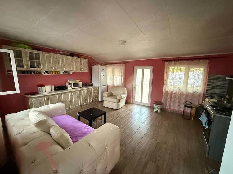 Casă cu 4 camere cu Teren 500 Mp în Central