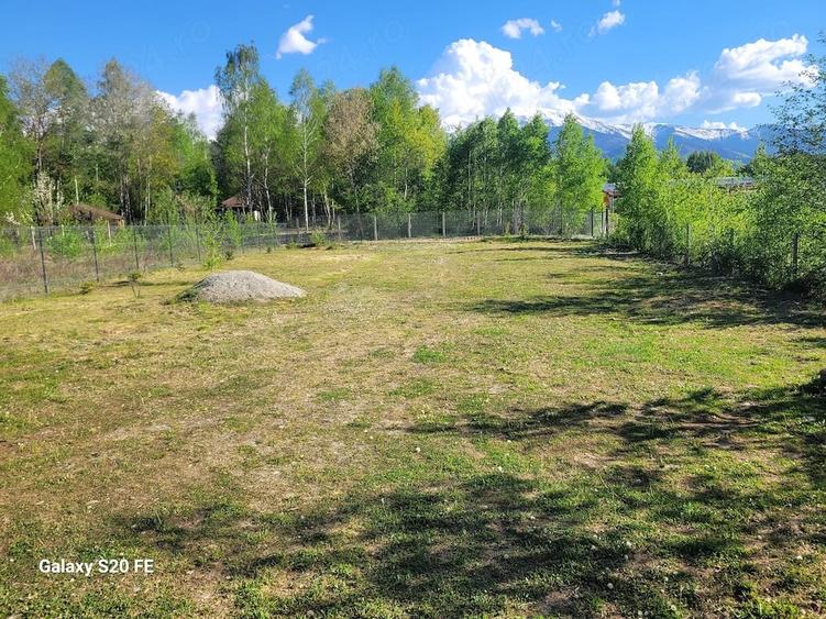 Casă cu Teren 1000 Mp în Central