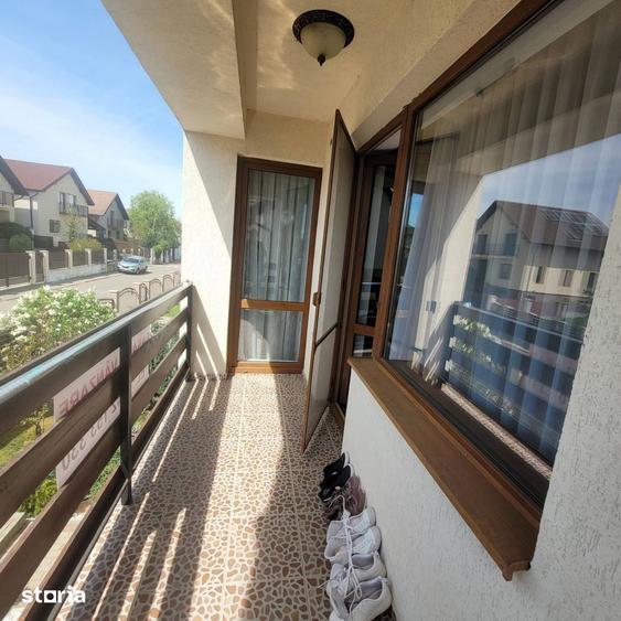 Casă cu 5 camere decomandat cu Canalizare în Șura Mică