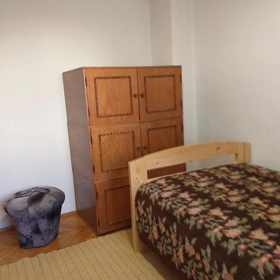 Apartament cu 3 camere decomandat în Sărari