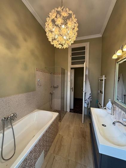 Apartament cu 3 camere semidecomandat, mobilat în Ultracentral