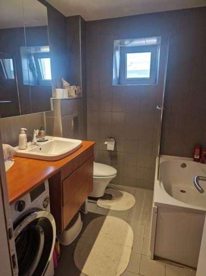 Apartament cu 3 camere decomandat în Nerva Traian