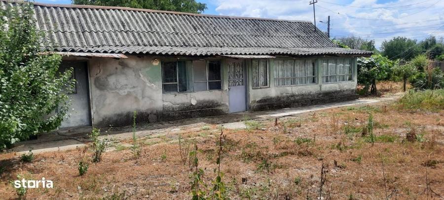 Casa batraneasca cu teren generos de 1.239 mp in Bradesti - la 24 km d - 1