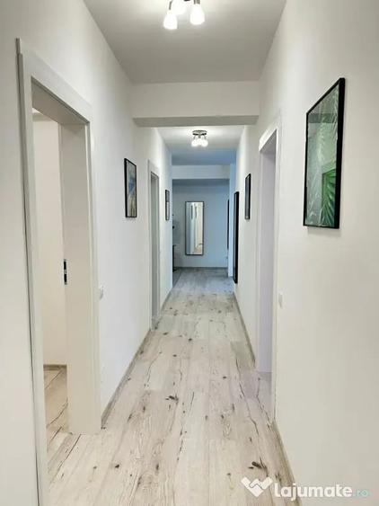 Apartament cu 3 camere decomandat în Lazaret