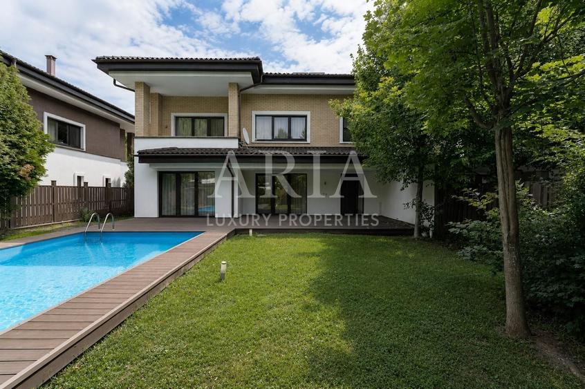 Casă individuală cu 10 camere cu Piscina în Pipera