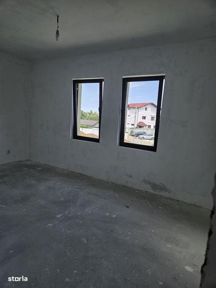 Casă cu 4 camere în Dragomirești-Deal