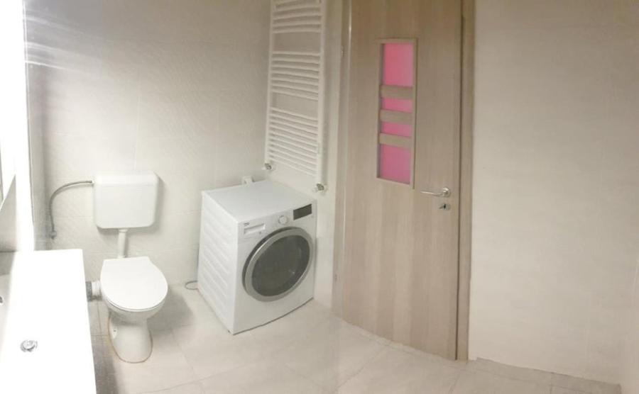 Apartament cu 2 camere decomandat, mobilat în Politehnica