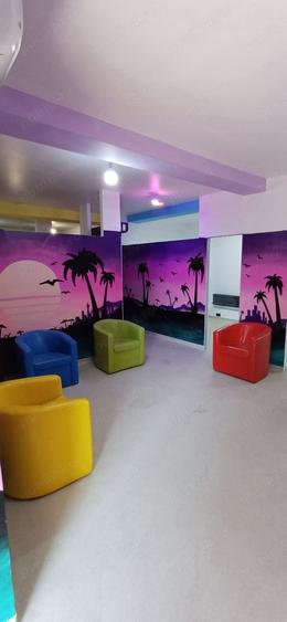 Spațiu comercial, de 100 mp, în Roșu