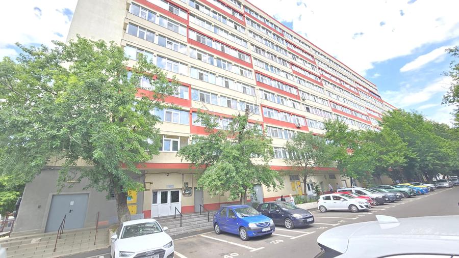 Apartament cu 3 camere decomandat în Berceni