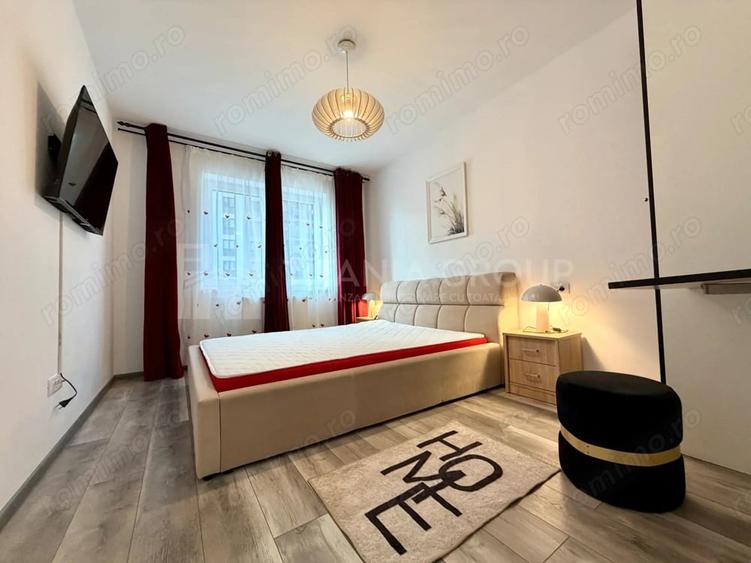 Apartament cu 3 camere decomandat în Tractorul