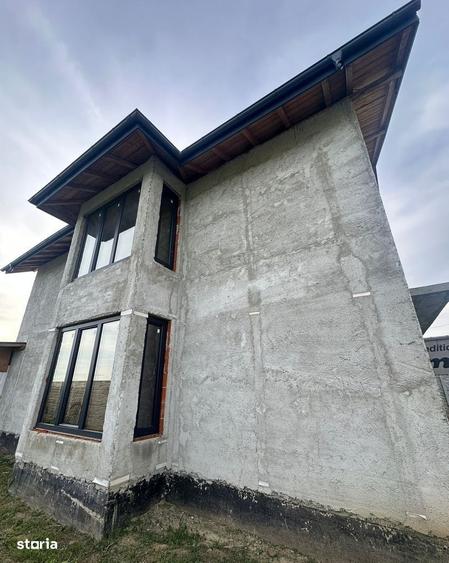 Casă cu 4 camere în Dârvari